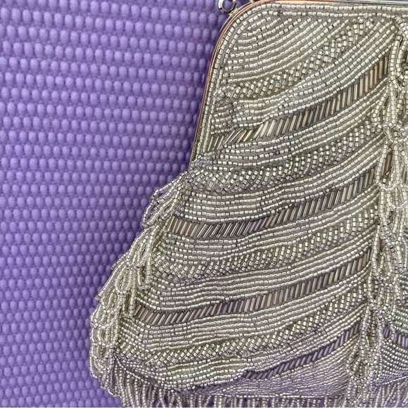 INGE CHRISTOPHER Beaded & Rhinestone Silver Metallic Convertible Clutch   8”x 7” - Picture 6 of 15